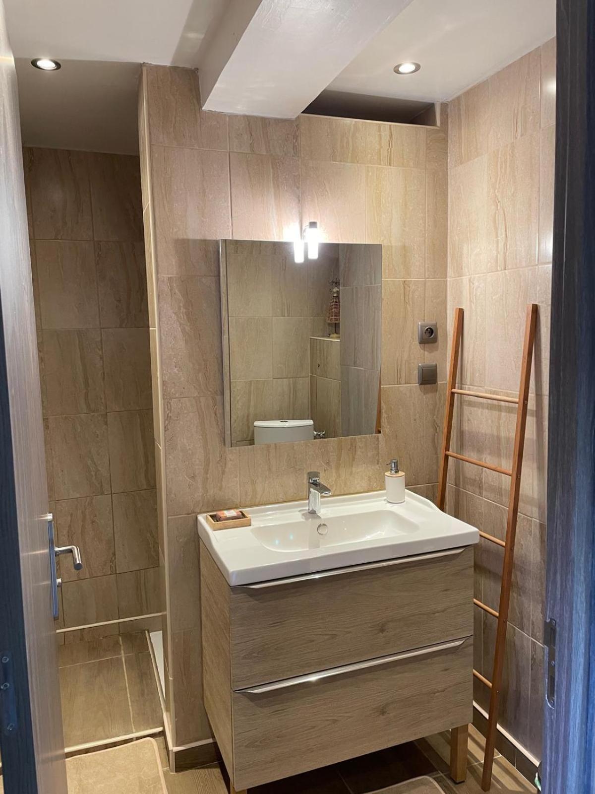 Appartement De Plain-Pied Avec Jardin อาวีญง ภายนอก รูปภาพ